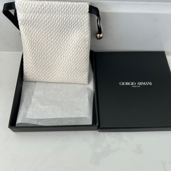 Giorgio Armani mirror with pouch - Picture 3 of 4